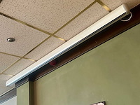 Kingpin - projectiescherm met afstandsbediening - afbeelding 2 van  4