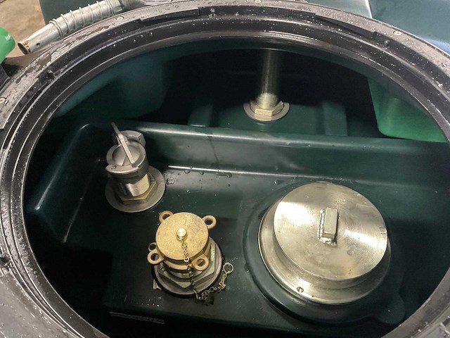 Kingspan bt 2500 diesel tank - afbeelding 4 van  6