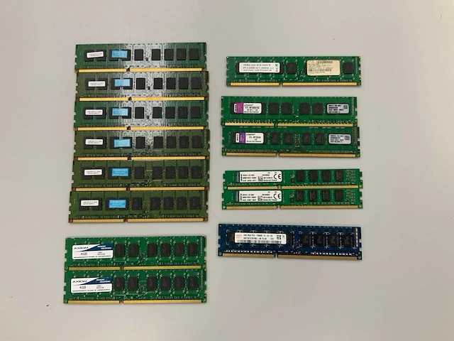 Kingston 56gb(14x 4 gb) diverse ddr3 sticks - afbeelding 1 van  5