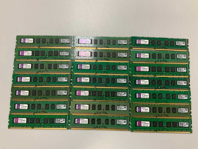 Kingston 84gb(21x 4gb) kta-mp1066k4 & kta-mp1066/4g sticks - afbeelding 1 van  2