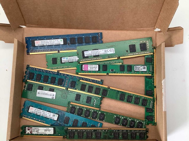 Kingston hynix samsung 8gb ddr4 + 4gb ddr3 + 2gb ddr3 mix desktop geheugen - afbeelding 1 van  2