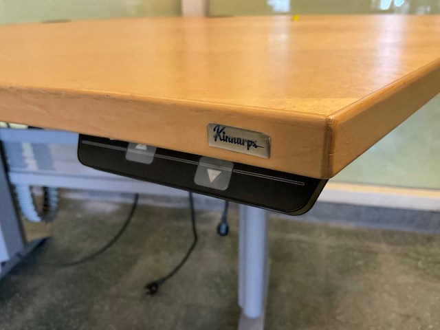 Kinnarps elektrisch bureau - afbeelding 3 van  4