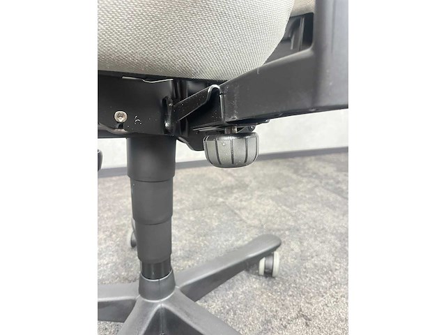 Kinnarps plus 6/8 - ergonomische bureaustoel - afbeelding 8 van  18