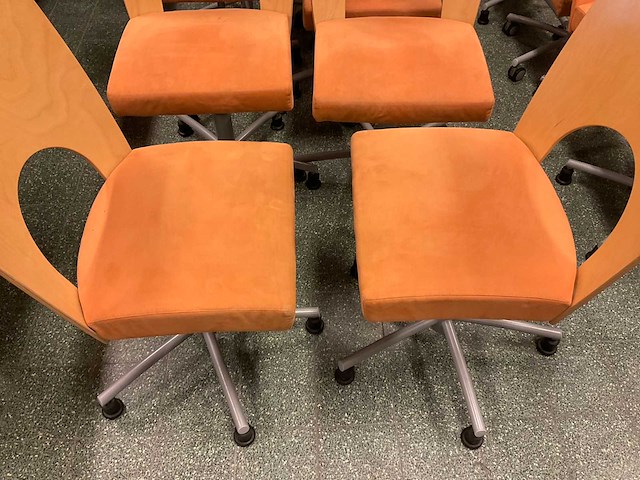 Kinnarps vergaderstoel met houten rugleuning (8x) - afbeelding 9 van  12