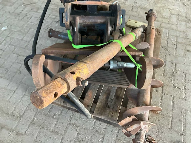 Kinshofer - as 10 - hydraulische grondboor - afbeelding 3 van  14