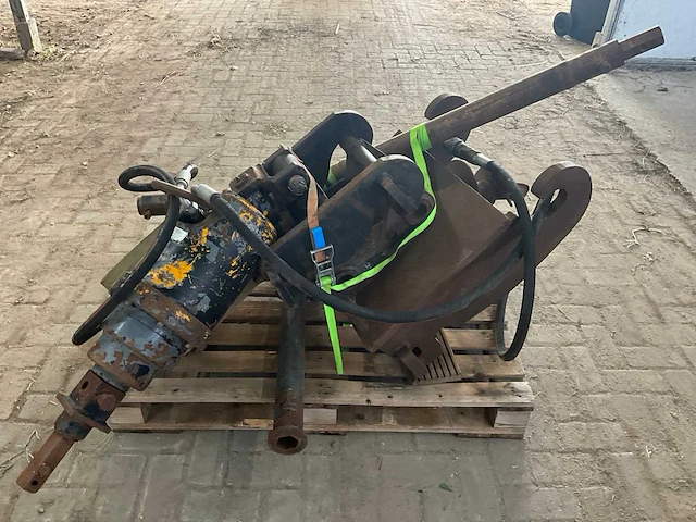 Kinshofer - as 10 - hydraulische grondboor - afbeelding 10 van  14
