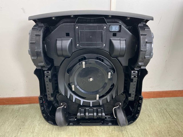 Kioti l321hr 3000m2 robotmaaier ongebruikt - afbeelding 6 van  19