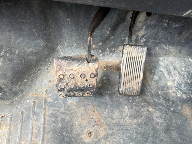 Kioti mec 2210 4x4 utiliteitsvoertuig - afbeelding 11 van  25