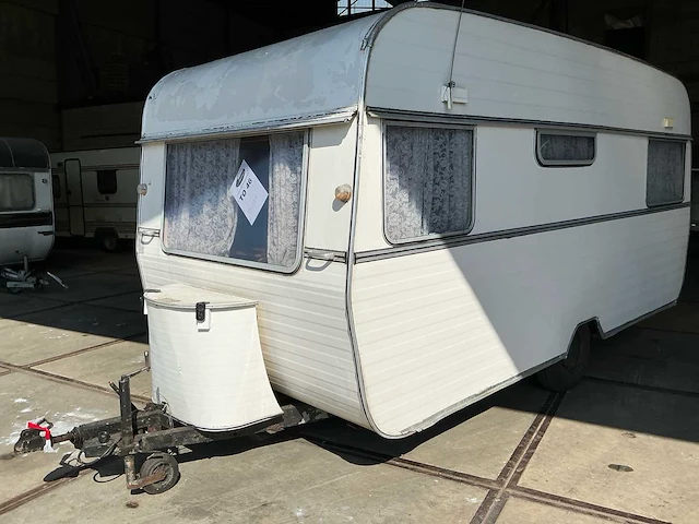 Kip eurokip caravan - afbeelding 1 van  16