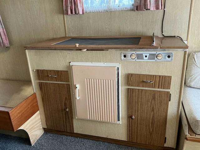 Kip eurokip caravan - afbeelding 15 van  16