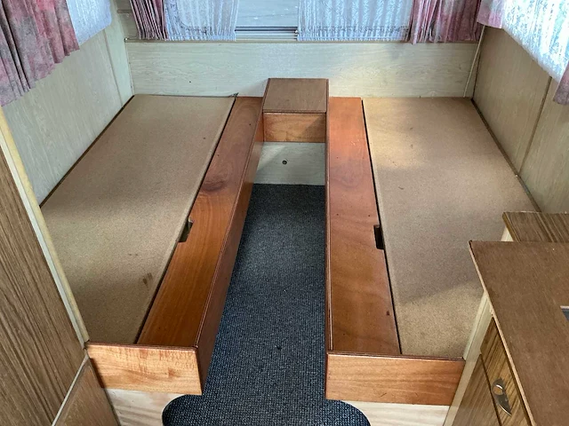 Kip eurokip caravan - afbeelding 16 van  16