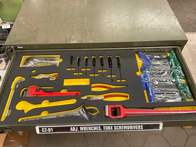 Kippertool gereedschapskasten met inhoud (2x) - afbeelding 11 van  21