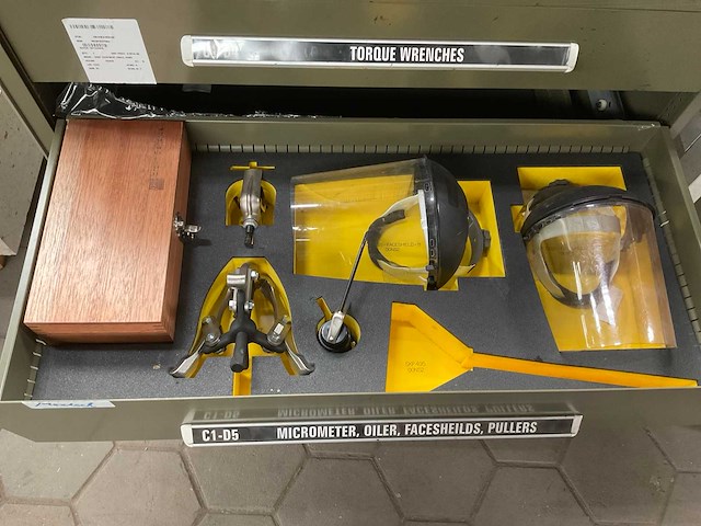 Kippertool gereedschapskasten met inhoud (2x) - afbeelding 17 van  21