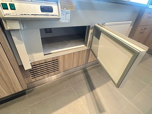 Kiremko - complete bakwand met koeltoonbank - afbeelding 2 van  33