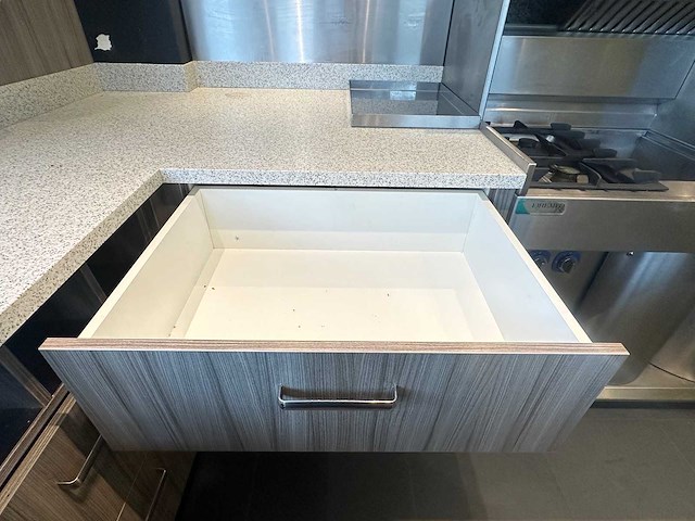 Kiremko - complete bakwand met koeltoonbank - afbeelding 7 van  33