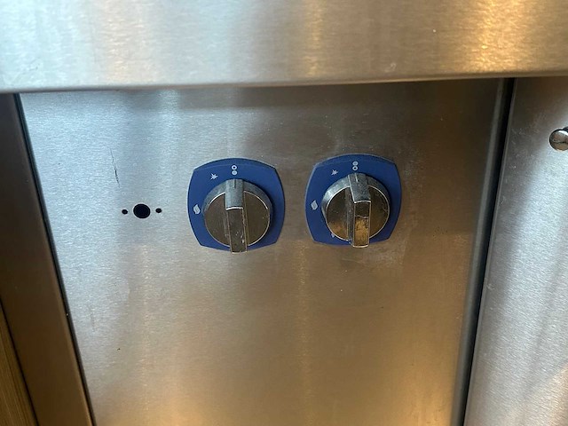 Kiremko - complete bakwand met koeltoonbank - afbeelding 21 van  33