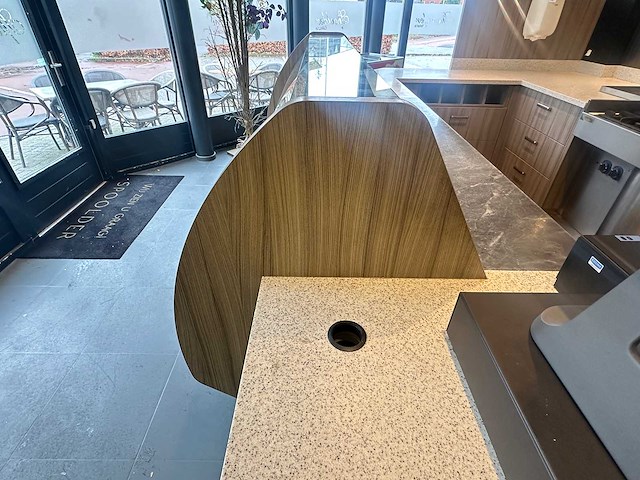 Kiremko - complete bakwand met koeltoonbank - afbeelding 30 van  33