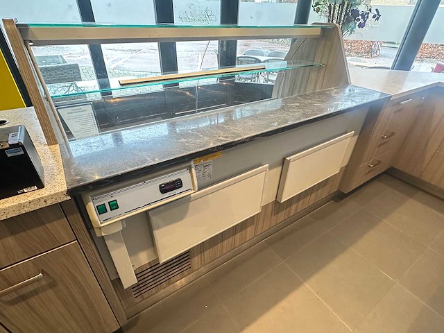 Kiremko - complete bakwand met koeltoonbank - afbeelding 31 van  33