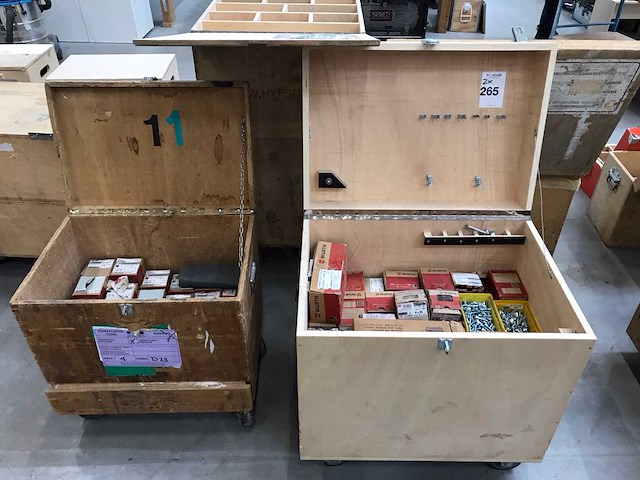 Kist met diverse bouw- en bevestigingsmateriaal (2x) - afbeelding 2 van  5