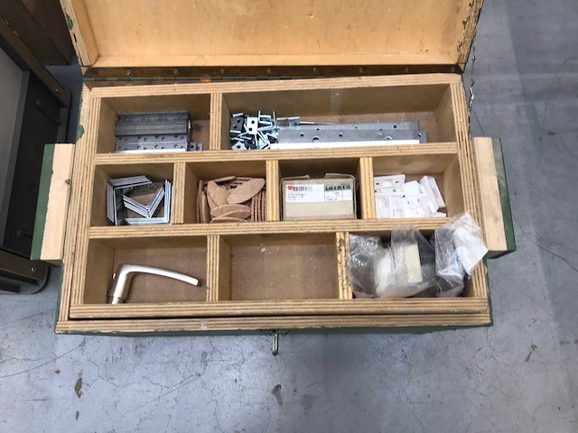 Kist met diverse bouw- en bevestigingsmateriaal (4x) - afbeelding 4 van  4