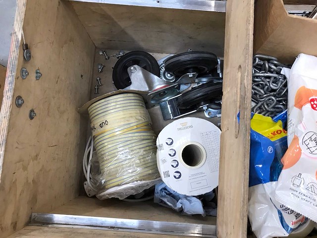 Kist met diverse bouw- en bevestigingsmateriaal (4x) - afbeelding 6 van  8