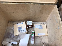 Kist met diverse bouw- en bevestigingsmateriaal (4x) - afbeelding 4 van  8