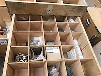 Kist met diverse bouw- en bevestigingsmateriaal (4x) - afbeelding 6 van  8