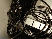 Kist met diverse elektra - afbeelding 3 van  7