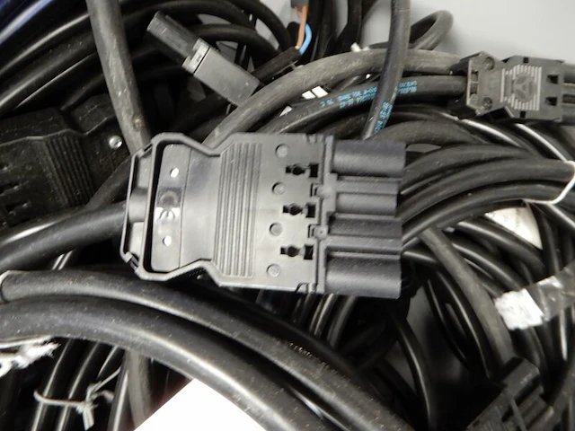 Kist met diverse elektra - afbeelding 4 van  7