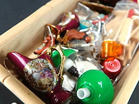 Kist met diverse miniatuur - afbeelding 4 van  5