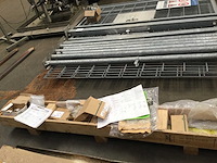 Kist met geleiders en toebehoren - afbeelding 2 van  6
