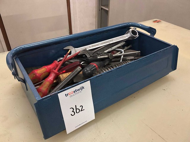 Kist met gereedschap - afbeelding 3 van  6