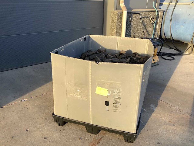 Kist met rubber - afbeelding 4 van  4