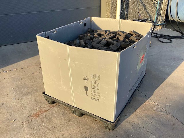 Kist met rubber - afbeelding 1 van  5