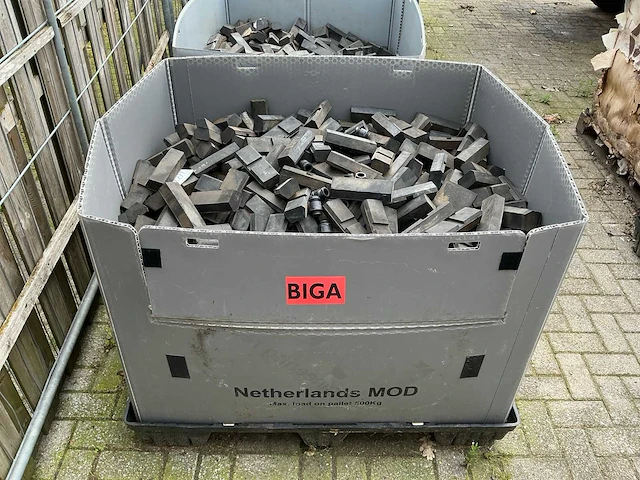 Kist met rubber - afbeelding 3 van  4