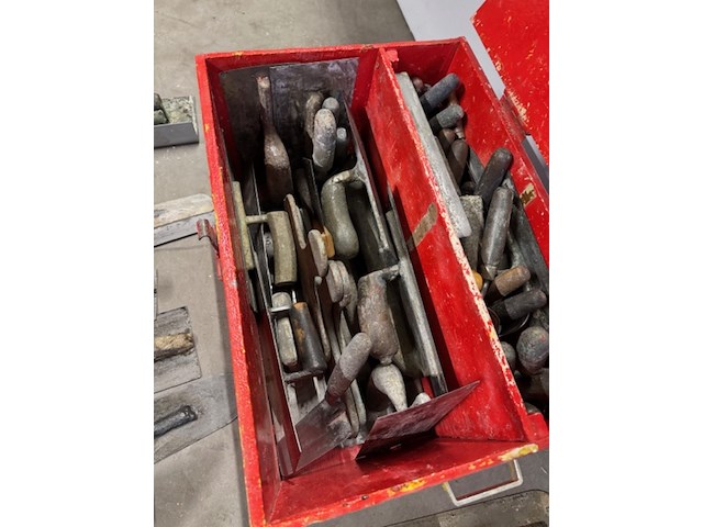 Kist met spanen en troffels - afbeelding 3 van  6