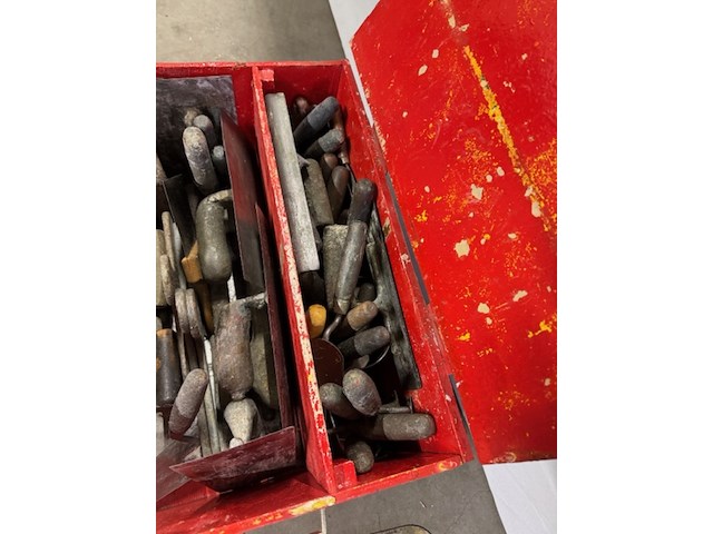 Kist met spanen en troffels - afbeelding 4 van  6