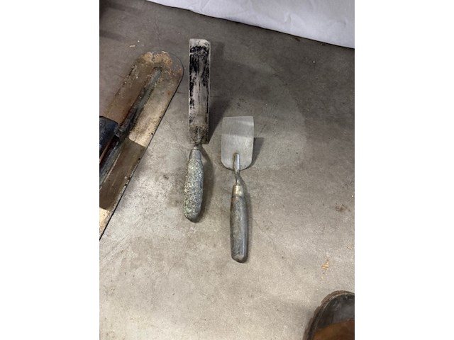 Kist met spanen en troffels - afbeelding 5 van  6