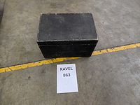 Kist zwart met deksel - afbeelding 1 van  2