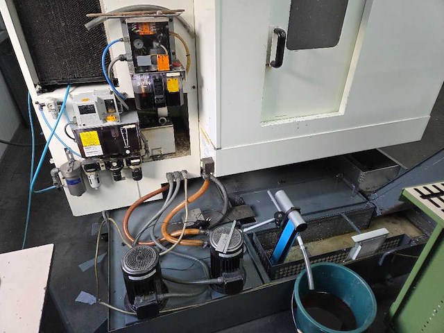 Kitamura - mycenter 2x - cnc freesmachine - afbeelding 11 van  13