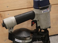 Kitpro basso pneumatische coil nagelpistool c31/45-a1 incl. opbergkoffer - afbeelding 6 van  8