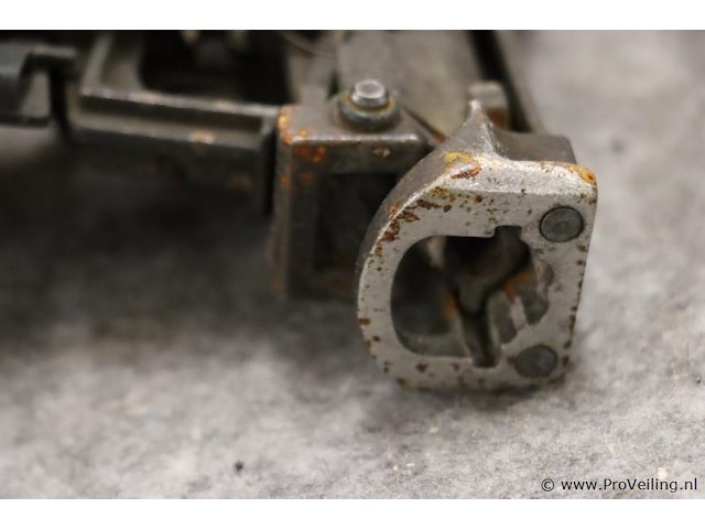 Kitpro basso pneumatische coil nagelpistool c31/45-a1 incl. opbergkoffer - afbeelding 5 van  9