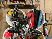Kitspuiten en divers handgereedschap - afbeelding 5 van  7