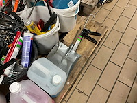 Kitspuiten en divers handgereedschap - afbeelding 6 van  7