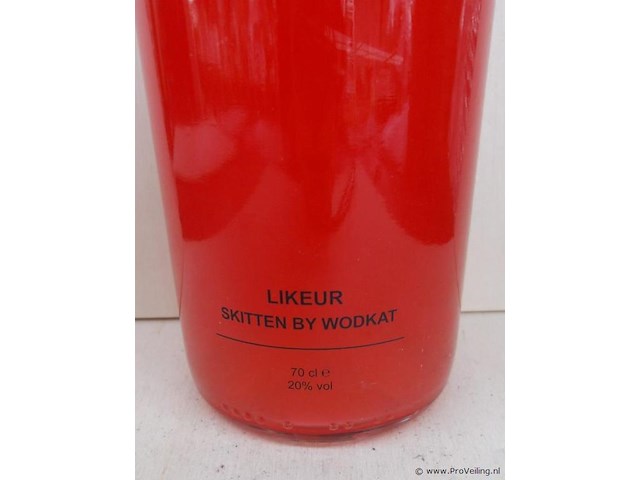 Kitten red likeur - 70 cl - winkelverkoopprijs € 9.95 - afbeelding 2 van  2