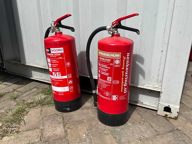 Kiv noord schuim 6 liter brandblusser (2x) - afbeelding 1 van  7