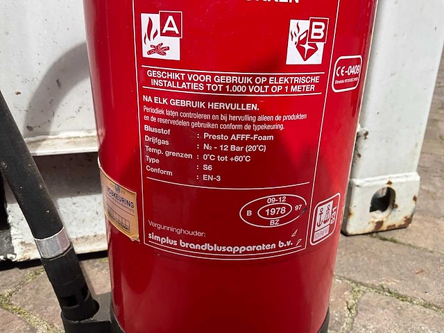 Kiv noord schuim 6 liter brandblusser (2x) - afbeelding 5 van  7