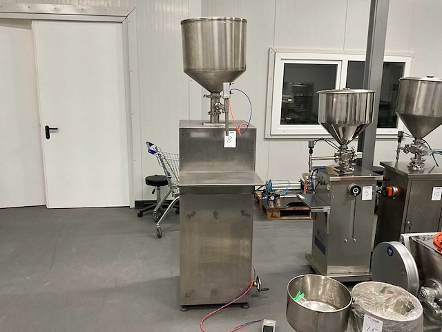 Kjf-i-5000 pneumatische semi-automatische vulmachine - afbeelding 1 van  8