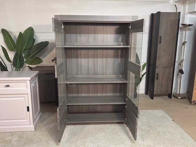 Klara vitrinekast - afbeelding 8 van  11