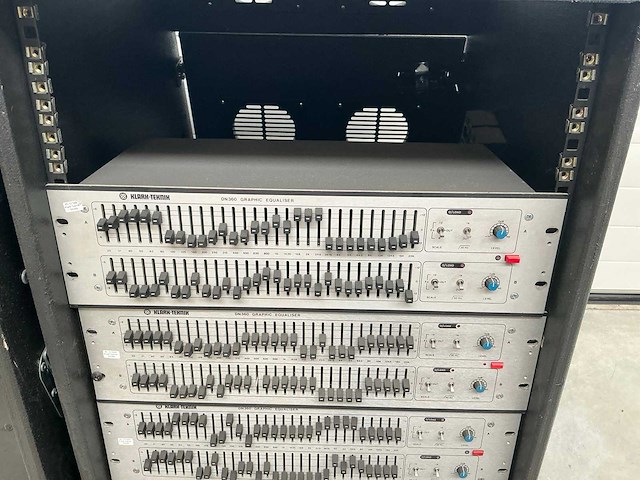 Klark teknik / xta electronics graphic equaliser (6x) - afbeelding 2 van  5